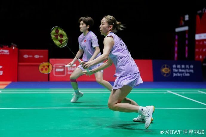 女单赛场, 费比, 下连扳两局 女单赛场, 费比, 下连扳两局