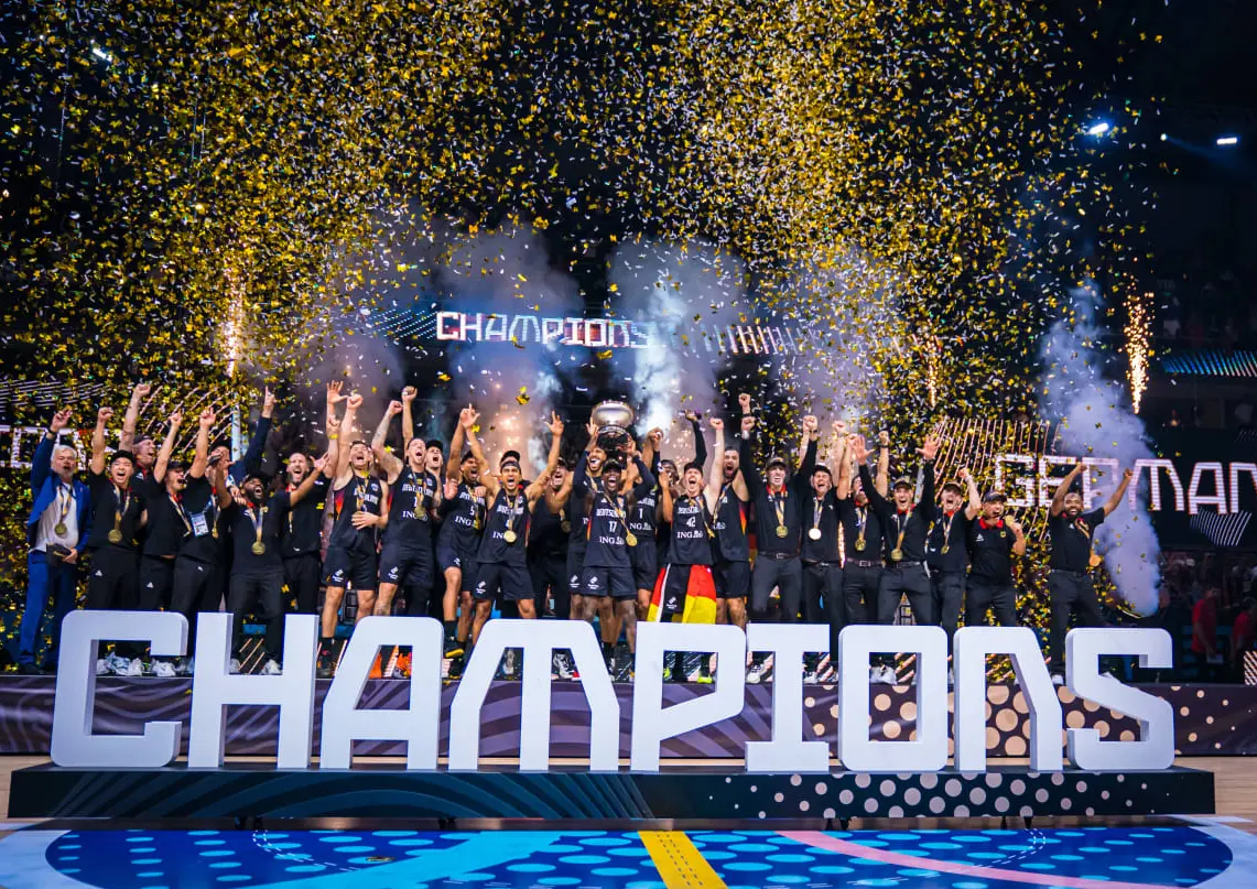 欧洲杯颁奖, P多项大奖 欧洲杯颁奖, P多项大奖