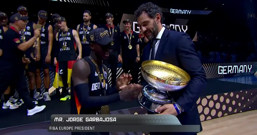 邦加凭借在 邦加凭借在