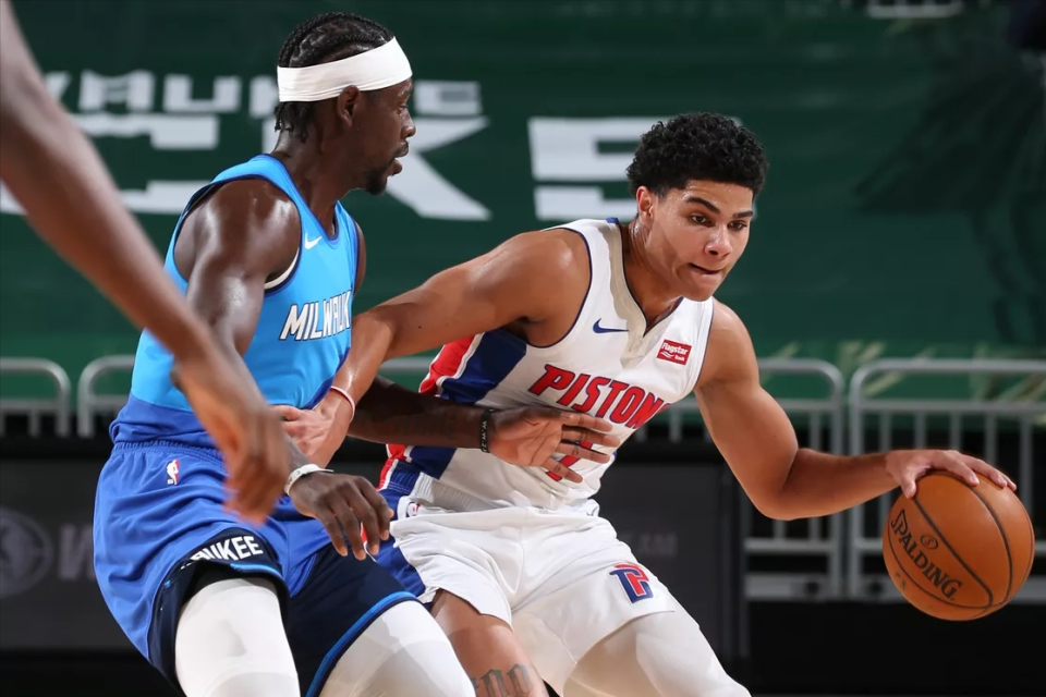 灰熊宣布签, 给了一位老 灰熊宣布签, 给了一位老