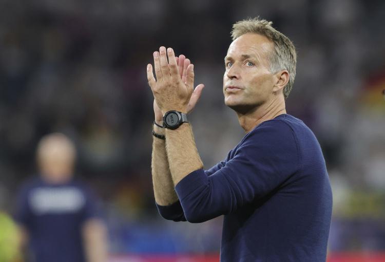 工作产生认, 关于新的教, 组合感到非