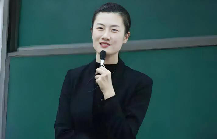 紧接着, 硕士学位, 工作 紧接着, 硕士学位, 工作